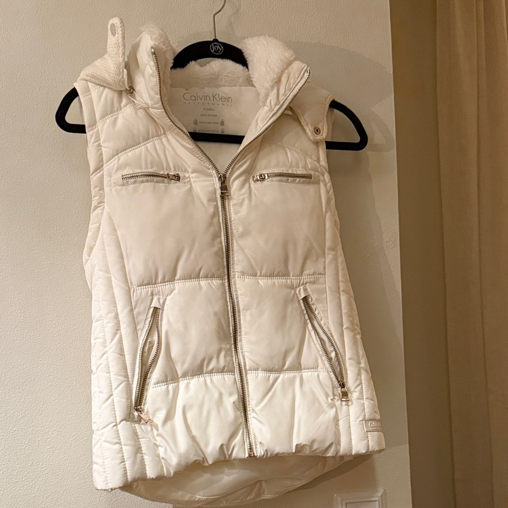 Calvin Klein Women's Cream Quilted Vest
